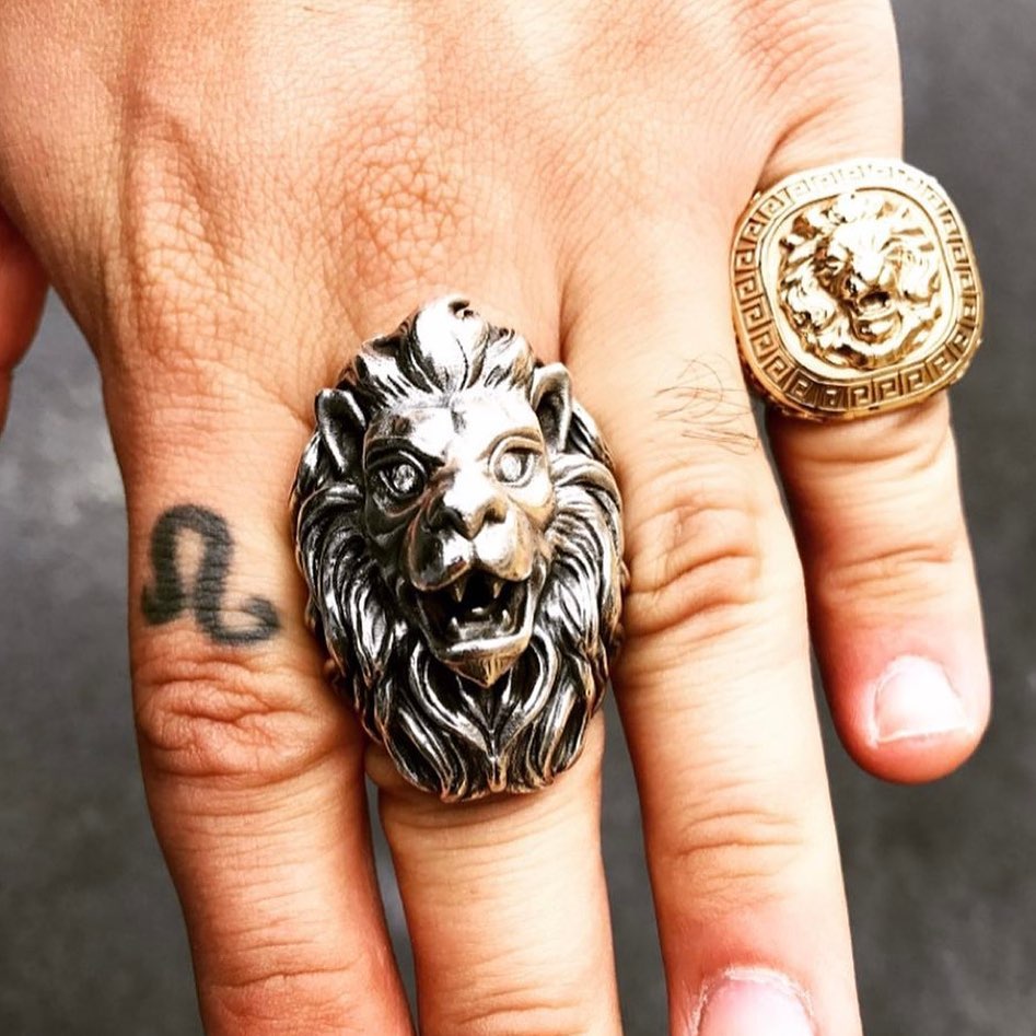 KINGS 🦁 ⁣ @ajtjewellery ™️👑...