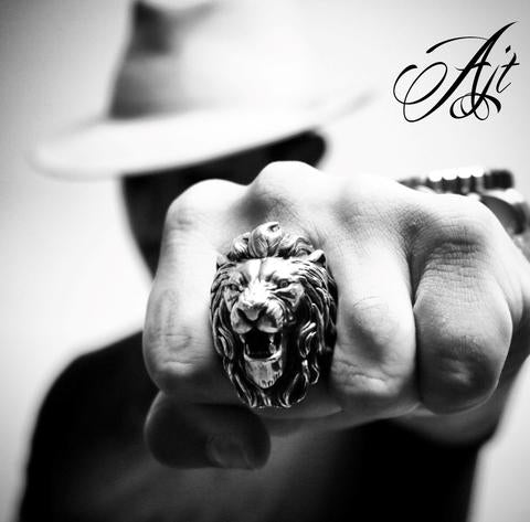 Lion Signet Ring 10K Yellow Gold | Kay Outlet